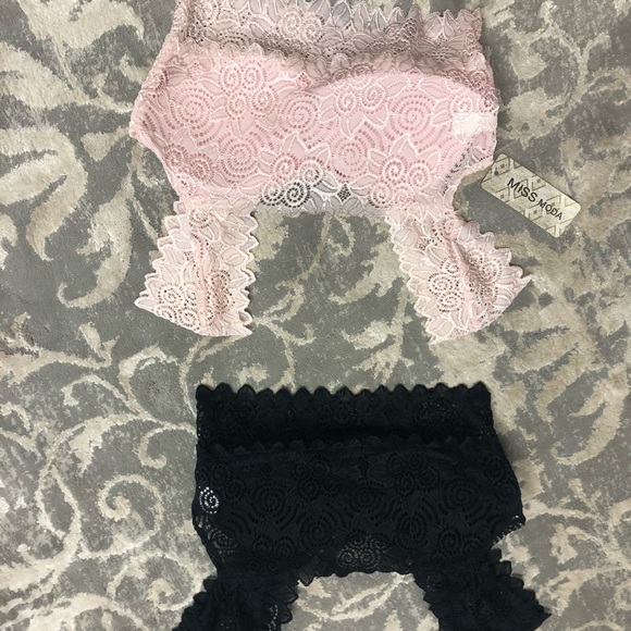 Pink and black crop tops - Picture 2 of 2